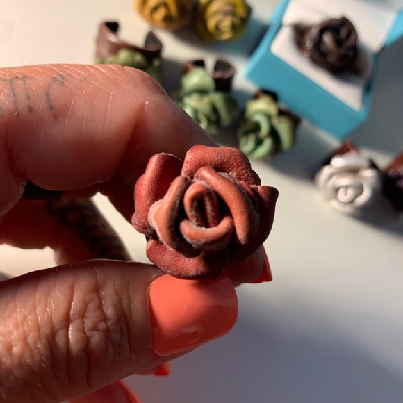 Ring - Picture 2 of 7